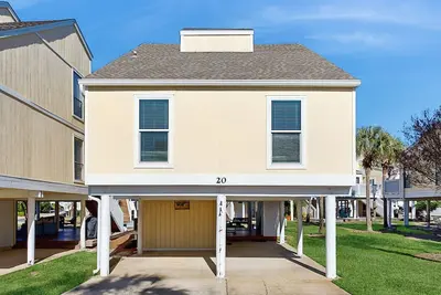 Image de Coastal Condo with Shared Pool, Hot Tub, Private Washer/Dryer, and Beach Access