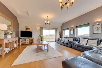 Image de Hendy Iago - Cinq Chambres Maison, Couchages 11