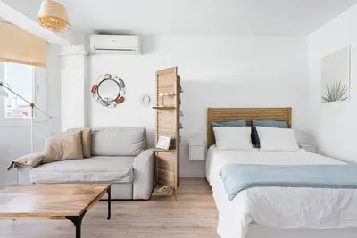 Image de Study of 37m to 150m From the Beach. Pool. Tennis. Wifi. A / C Ps3. Netflix