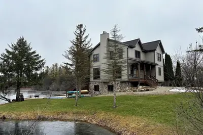 Image de Lac privé retraite! Seulement 30 min à 2017 Us Open!