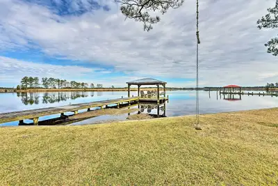 Image de Waterside Belhaven House & Cottage w/ Porch & Dock