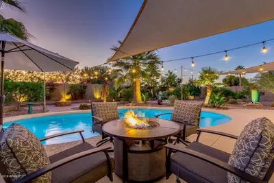 Image de Can you dig it? Heated Pool. Cool for the Crew!