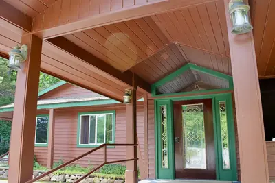 Image de Perfect location right on the upper Hudson River. Just 5 miles from Gore