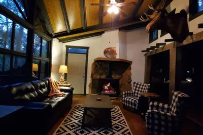 Image de Cozy vacation home just 20 minutes from Six Flags St. Louis