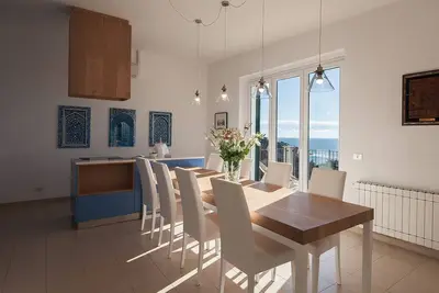 Image de BlueLine - Apartment with large terrace, a few steps from the sea