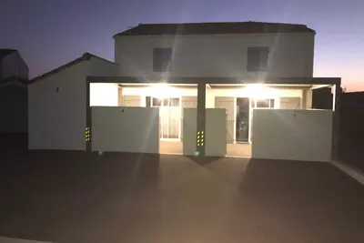 Image de Maison neuve à 600m de la plage, terrasse avec pergola, parking, équipements modernes