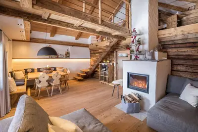 Image de Chalet élégant \"Obereggeralm\" avec vue sur les montagnes, Wi-Fi, balcon et jardin