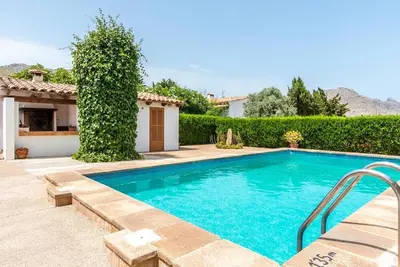 Image de Maison de vacances \"La Vinya Can Oliver\" avec vue sur montagne, piscine et jardin
