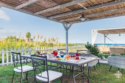 Image de Beach Front Villa 2 - sea view