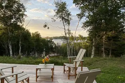 Image de Newly Built Waterfront Rental - Spectacular Views