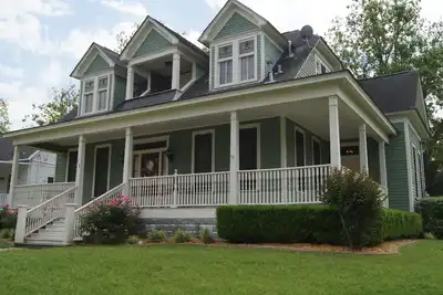 Image de Victorian Home 4 Blocks from the Spoetzl Brewery