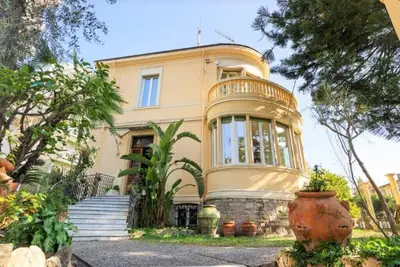 Image de Period villa in the center of San Remo!