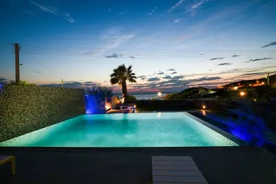 Image de Luxury Beachfront Villa Selenia Gold in Sounio