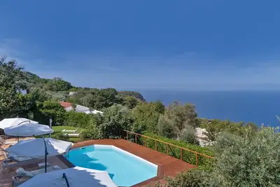Image de Villa with pool