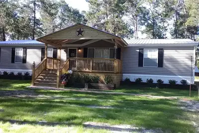 Image de Quiet getaway in updated home in Fl state forest