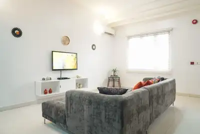 Image de Tranquil Open-plan 2br duplex w/pool+smart lock