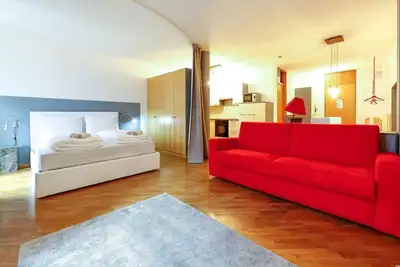 Image de \"Lauben Uno\" New apartment with modern design, in the center of Merano!