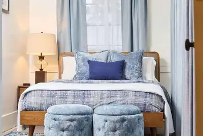 Unique Plaid Home, Min Away from Memorial&Ssu+Pets