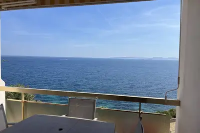 Image de Pieds Dans L Eau - Mer A 50 Metres