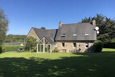 Image de Maison de charme traditionnelle idéalement située, au calme, près des plages