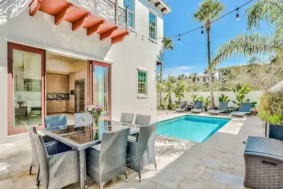 Image de Just 1 Minute to the Beach — Clare’s Cottage with Private Pool & Bikes