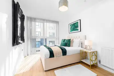 High - End Two Bedroom Two Bathroom - Luxe Apartment