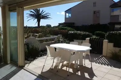 Image de T2 sea view garden level direct access to Les Ayguades Gruissan beach