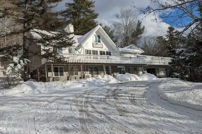 Image de Intervale Mountain Lodge  10 Bedrooms, 8 baths, open concept layout