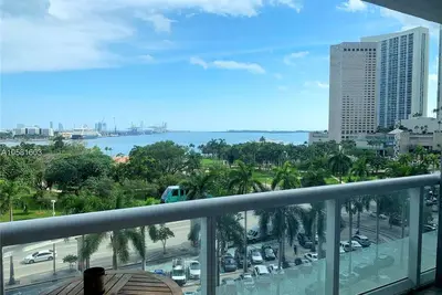 Image de Lavish apartment overlooking Bayfront Park