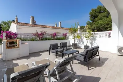 Image de Casa Ferrolho, à pied de la plage et du centre de Carvoeiro