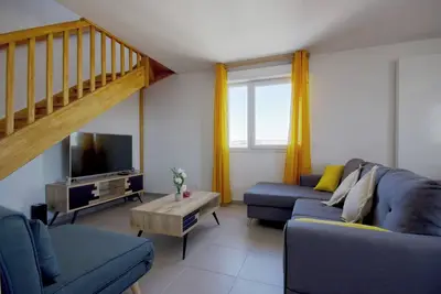 Image de T3 Duplex avec parking et balcon à Euromed