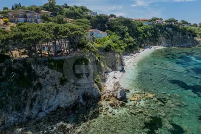 Image de Villa Meridiana on the white cliff of Portoferraio