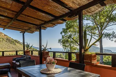 Casa Pucci with incredible views of Lacona