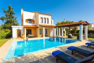 Villa Kefalas Large Private Pool, A/C, WiFi