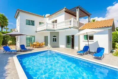 Villa Zenon - Trois Chambres Villa, Couchages 6