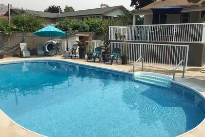 Image de Pool, King beds, Large Deck!