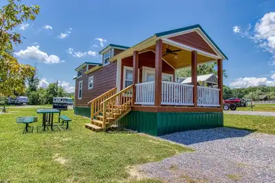 Image de Fireside Retreat is a Tiny Home in Wears Valley!