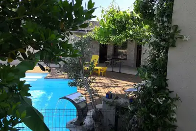 Image de Villa de Type F5 Avec Piscine Privée et à 1, 5 km du Parc de Pombonne