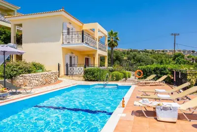 Image de Skala Villa Yellow - Trois Chambres Villa, Couchages 8