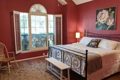 Image de Spacious 2 Bedroom / 2 Bath House in North Dallas with 2 car Garage