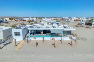 Image de Casa Abuelos Ocean Front in Laguna Shores Resort with private pool