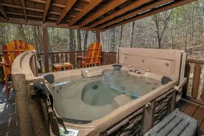 Image de Unwind in the Steamy Hot Tub - Bear Hiney Hideaway