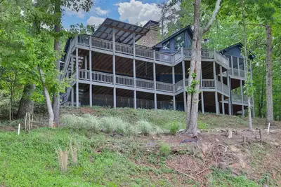 Image de 4. 9-Star Rated, Stunning 3600 Sf House on Golf Course