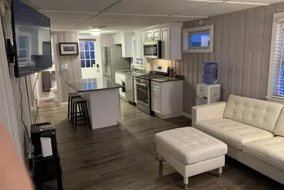 Plum Place - Dog Friendly, Steps from the beach