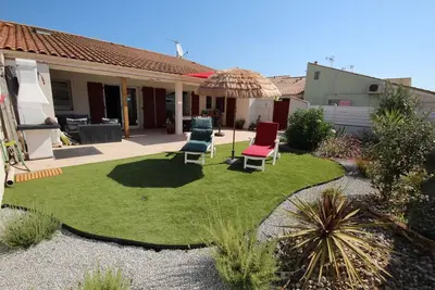 Image de Spacieuse et belle villa climatisée pour 8/9 couchages, Wifi, résidence avec piscine, 250 m de. . .