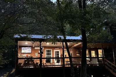 Image de Anderson Paradise Cabin in Albert Pike Recreational Area, Caddo Gap Arkansas