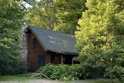 Image de Beautiful Log Lake Cabin- Saugatuck