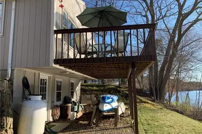 Image de Awesome 3 bd lake house on Johnson’s Pond