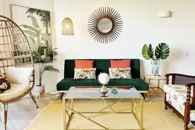 Image de *Pool, spa, two balconies, park views! *