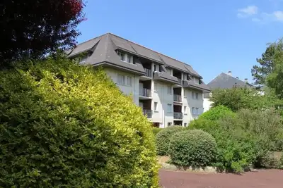 Image de Appart 35 m2    classé 3 * gites de France\nTerrasse Jardin Parking sécurisé Wifi